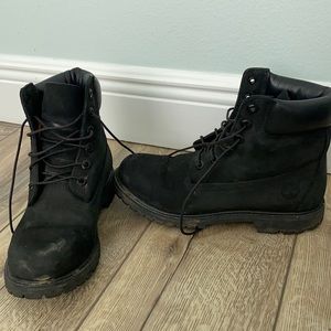 Black timberland boots